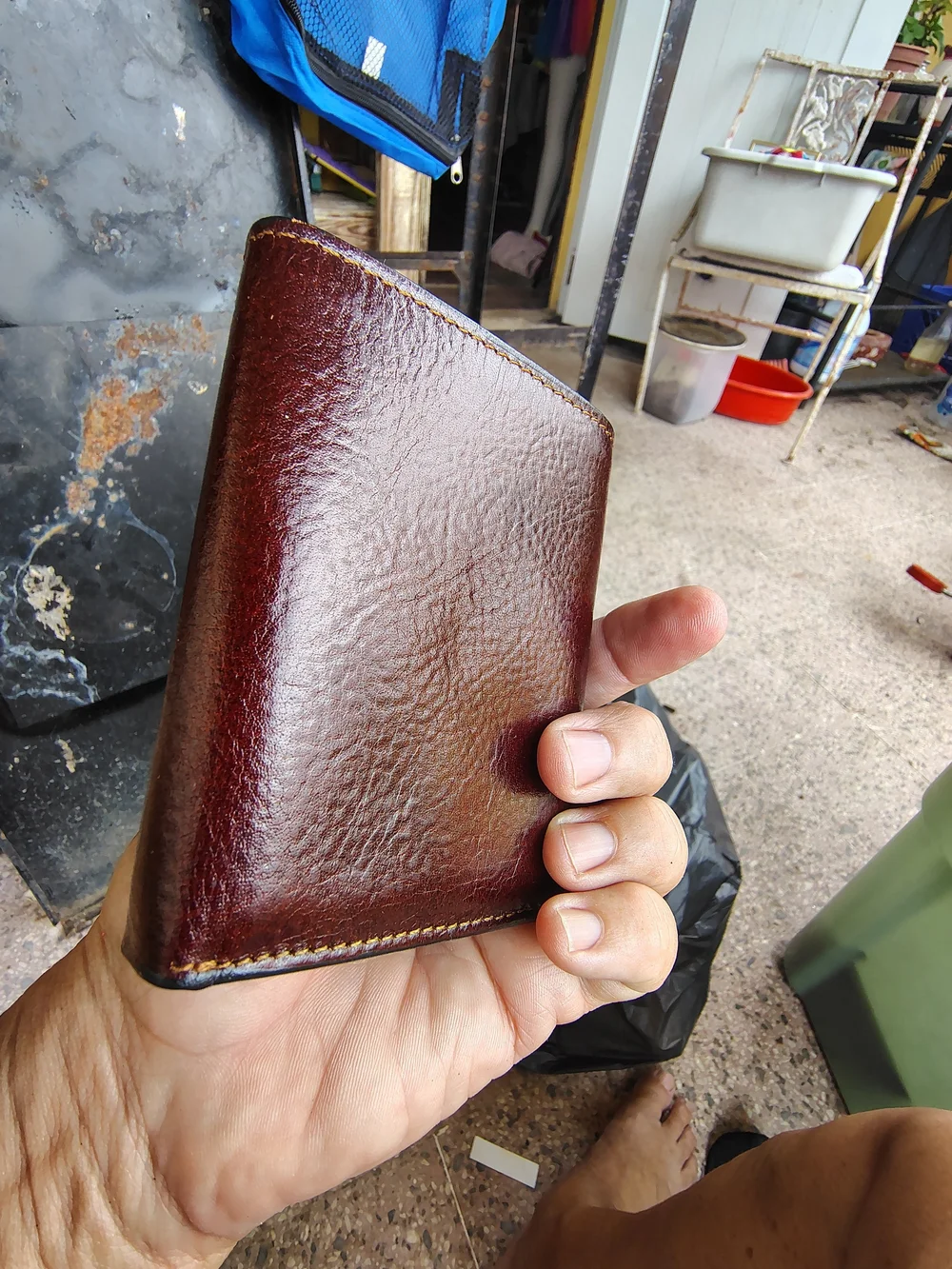 Geoffrey Beene Men's Leather Bifold Card Wallet - Brown